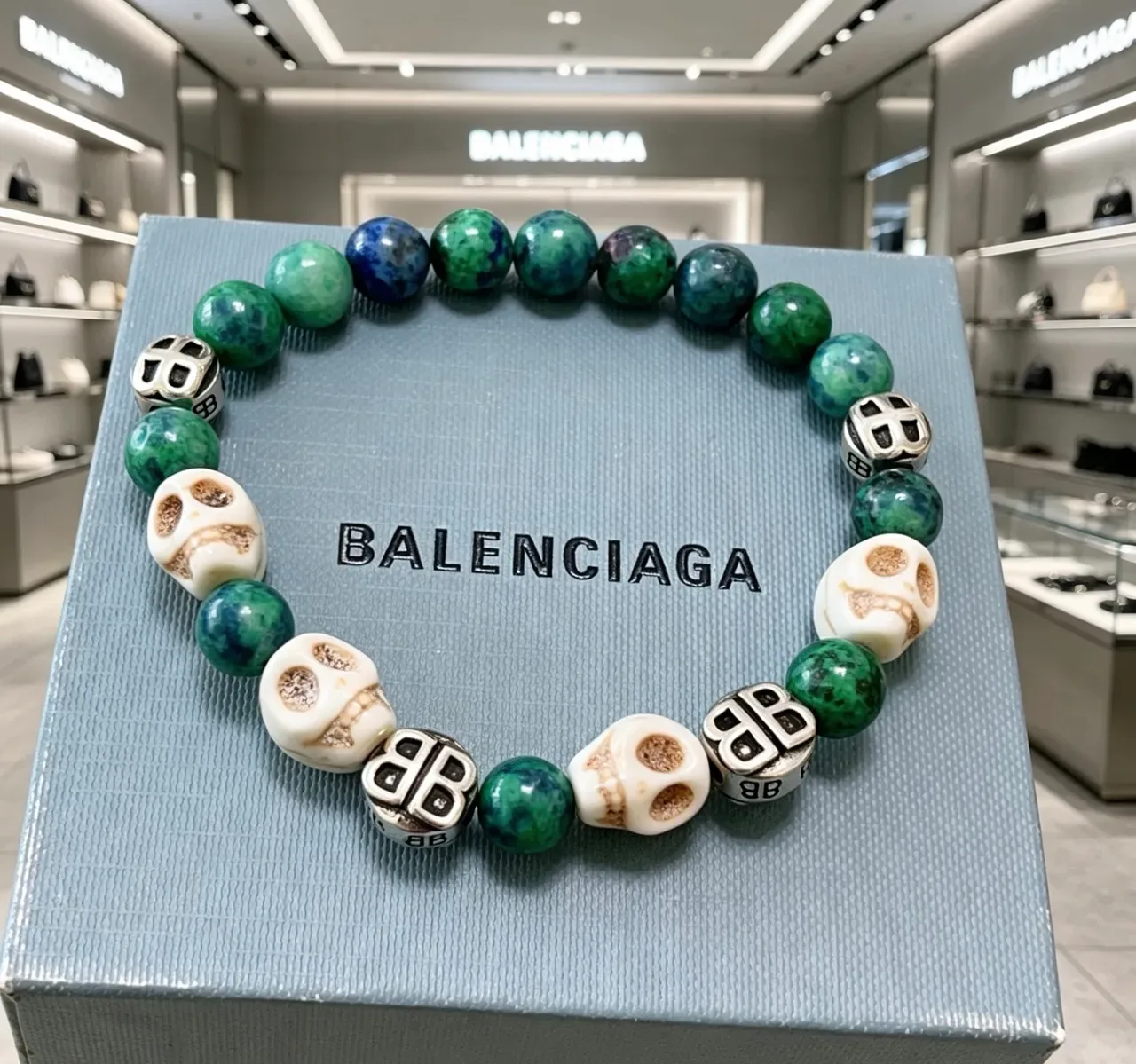 Balenciaga Caveira e BB Logo Pulseira de contas 7