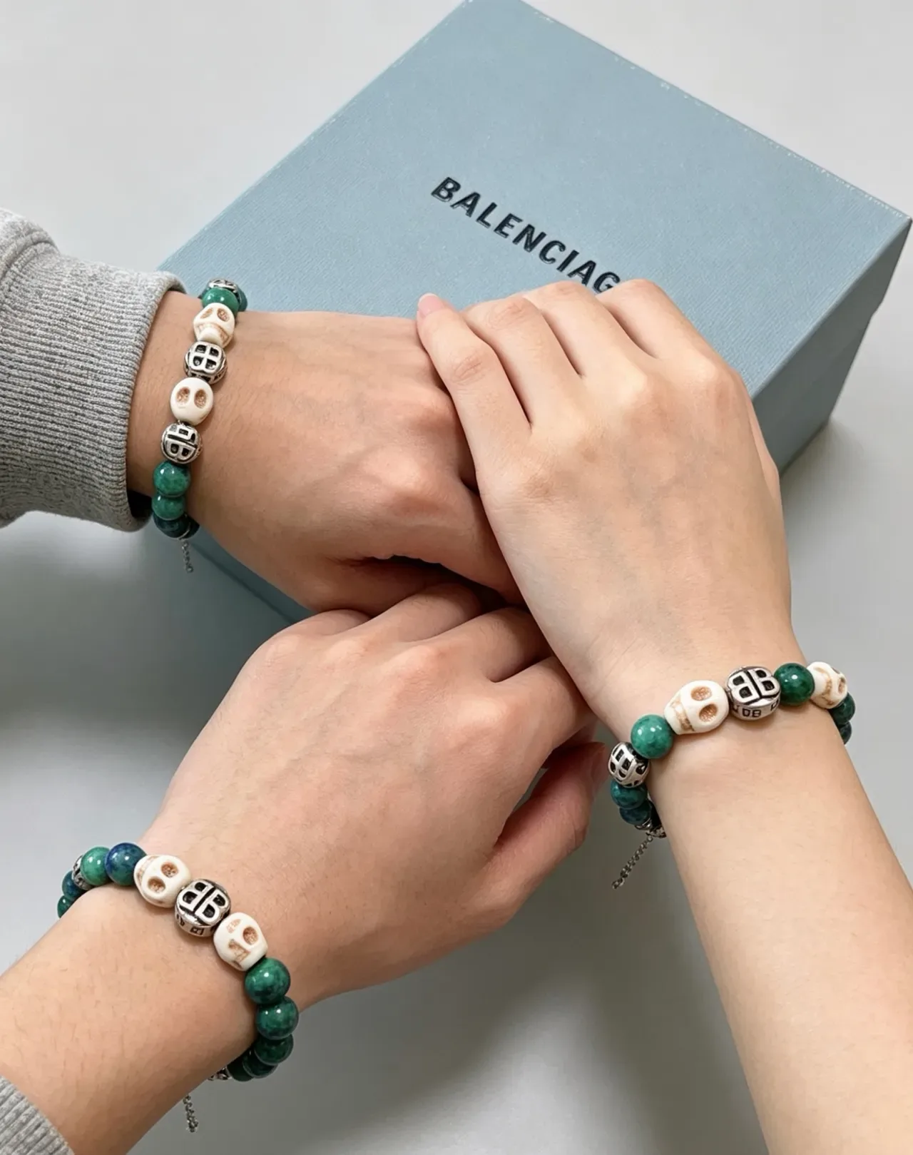 Balenciaga Caveira e BB Logo Pulseira de contas 8