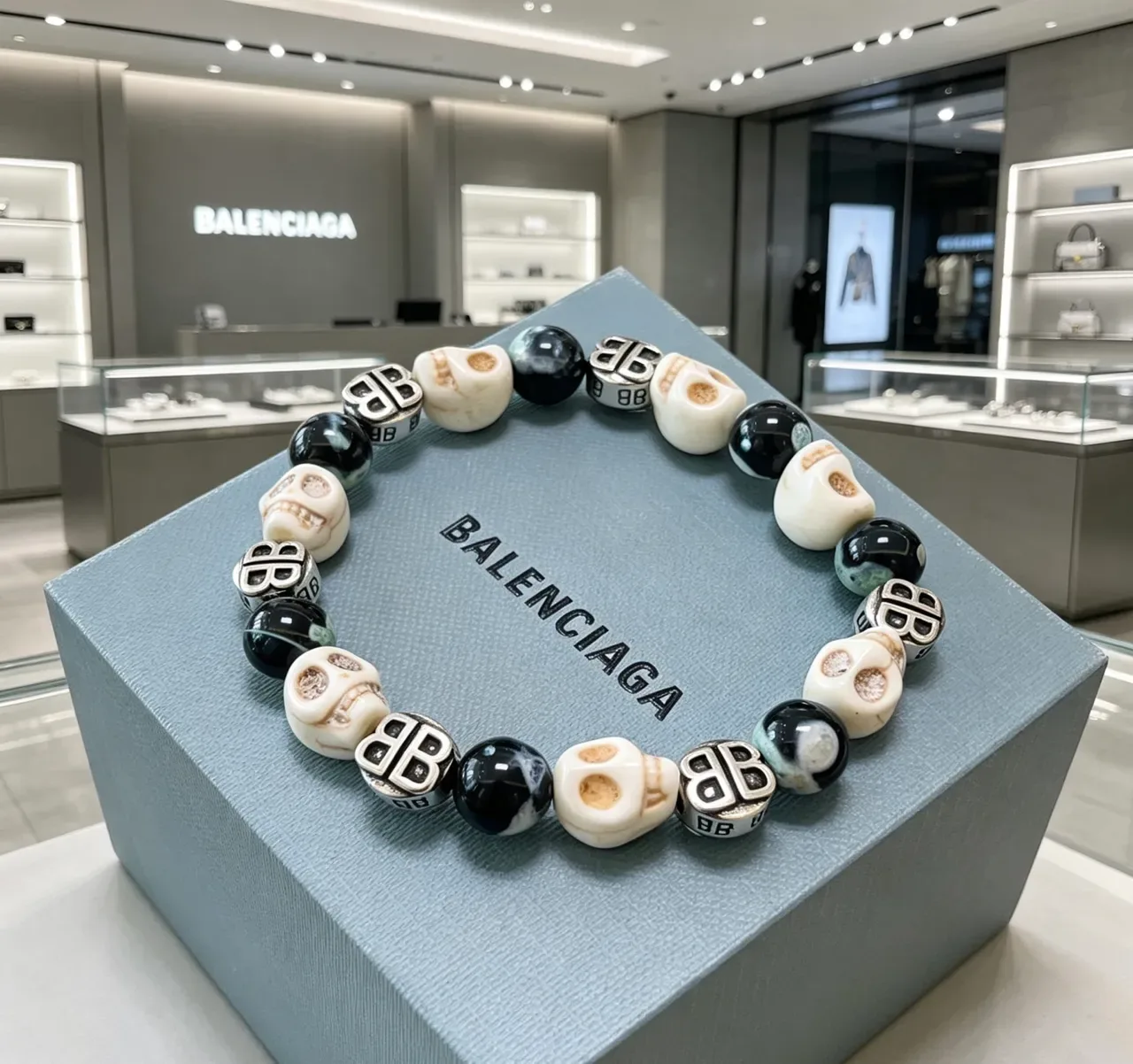 Balenciaga Crânio e BB Monogram Pulseira de Contas 2