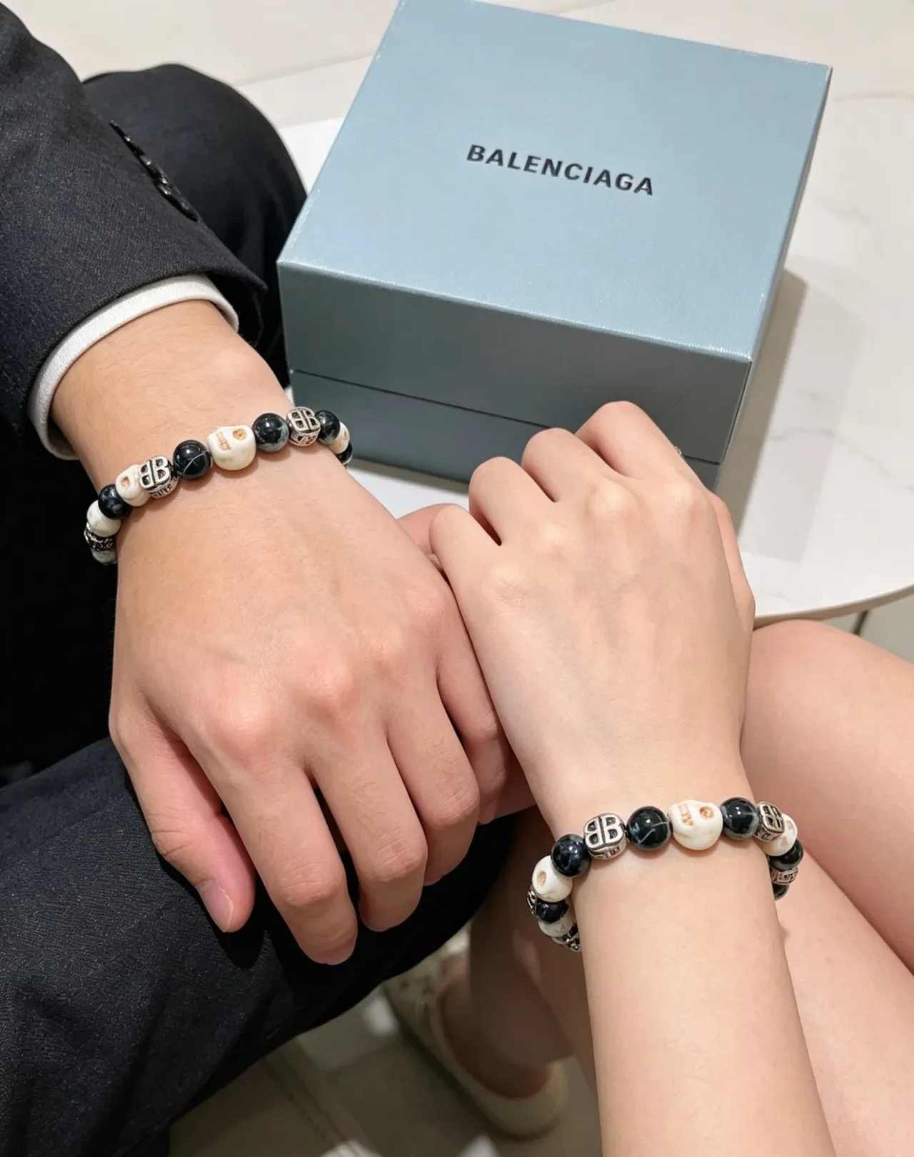 Balenciaga Crânio e BB Monogram Pulseira de Contas 3