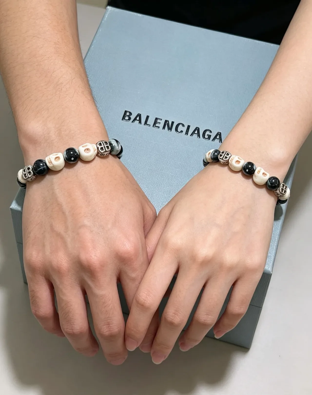Balenciaga Crânio e BB Monogram Pulseira de Contas 6