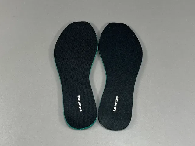 Balenciaga Speed Trainer noir et blanc sneakers lifestyle 4