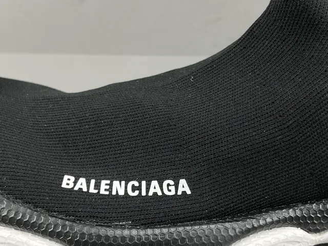 Balenciaga Speed Trainer noir et blanc sneakers lifestyle 8