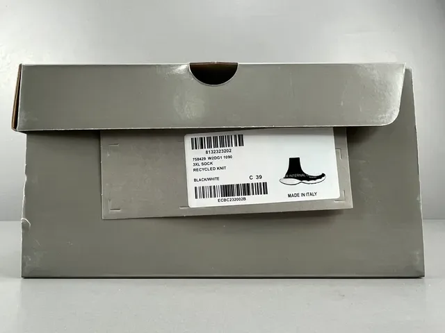 Balenciaga Speed Trainer noir et blanc sneakers lifestyle 11