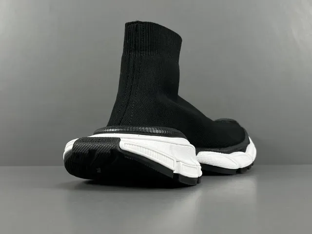 Balenciaga Speed Trainer noir et blanc sneakers lifestyle 14