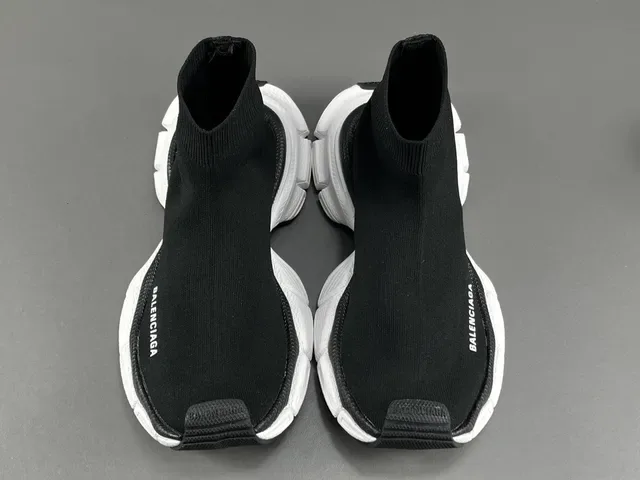 Balenciaga Speed Trainer noir et blanc sneakers lifestyle 16