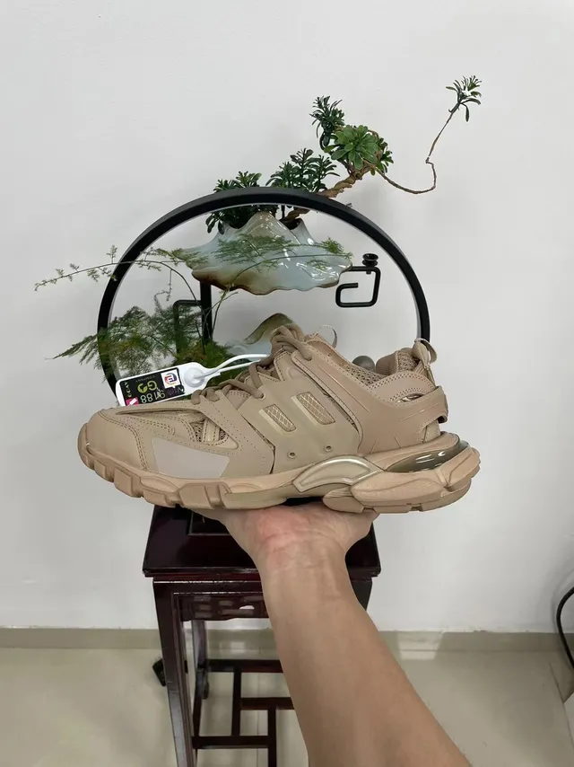 Balenciaga Track Trainer Beige baskets chunky 4