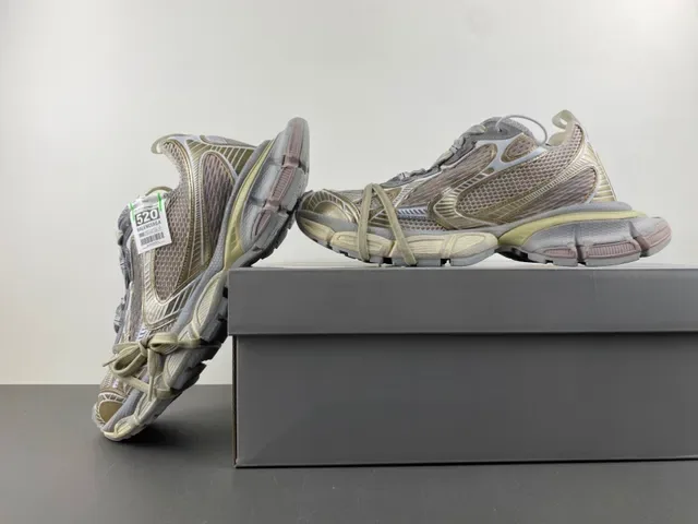 Balenciaga Track Trainer Bege Cinza Dourado Tênis Chunky 14