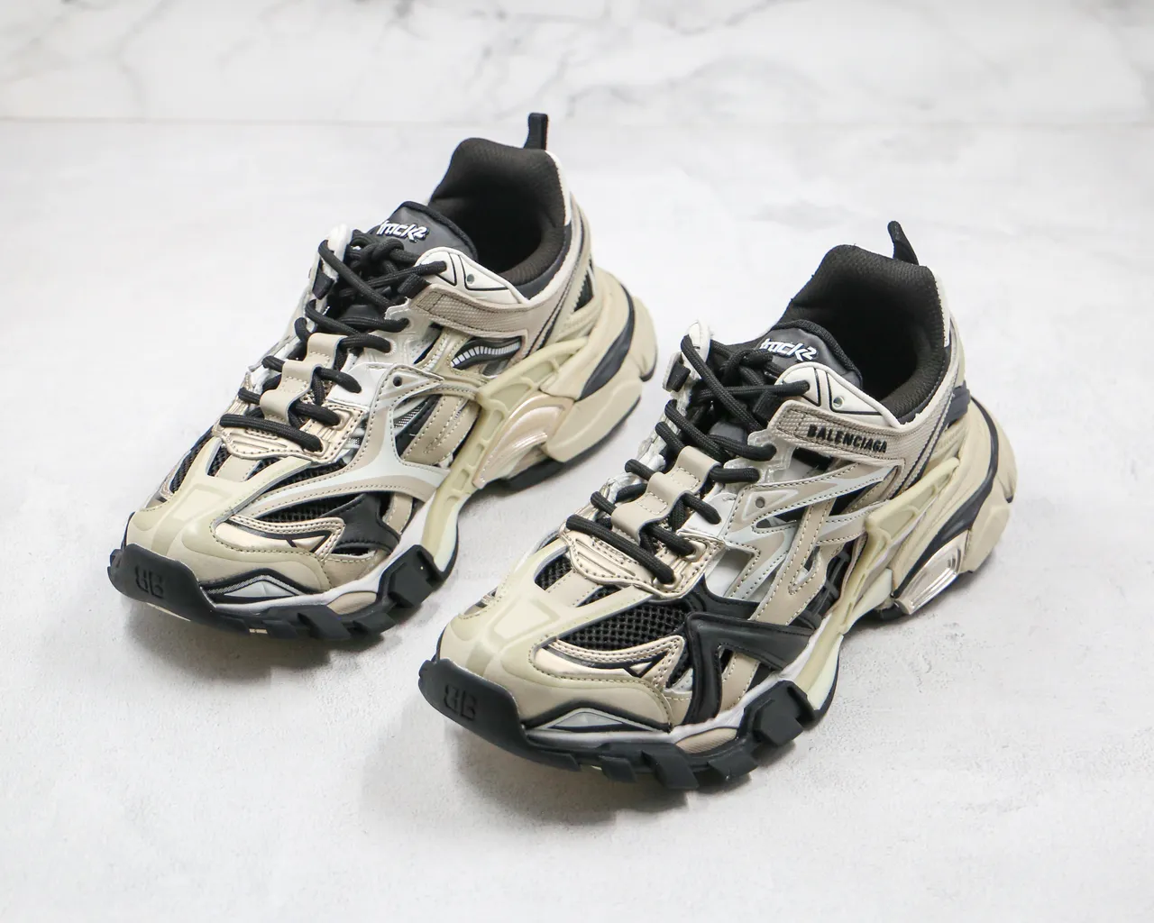 Balenciaga Track Trainer Off-White and Black tênis chunky 10