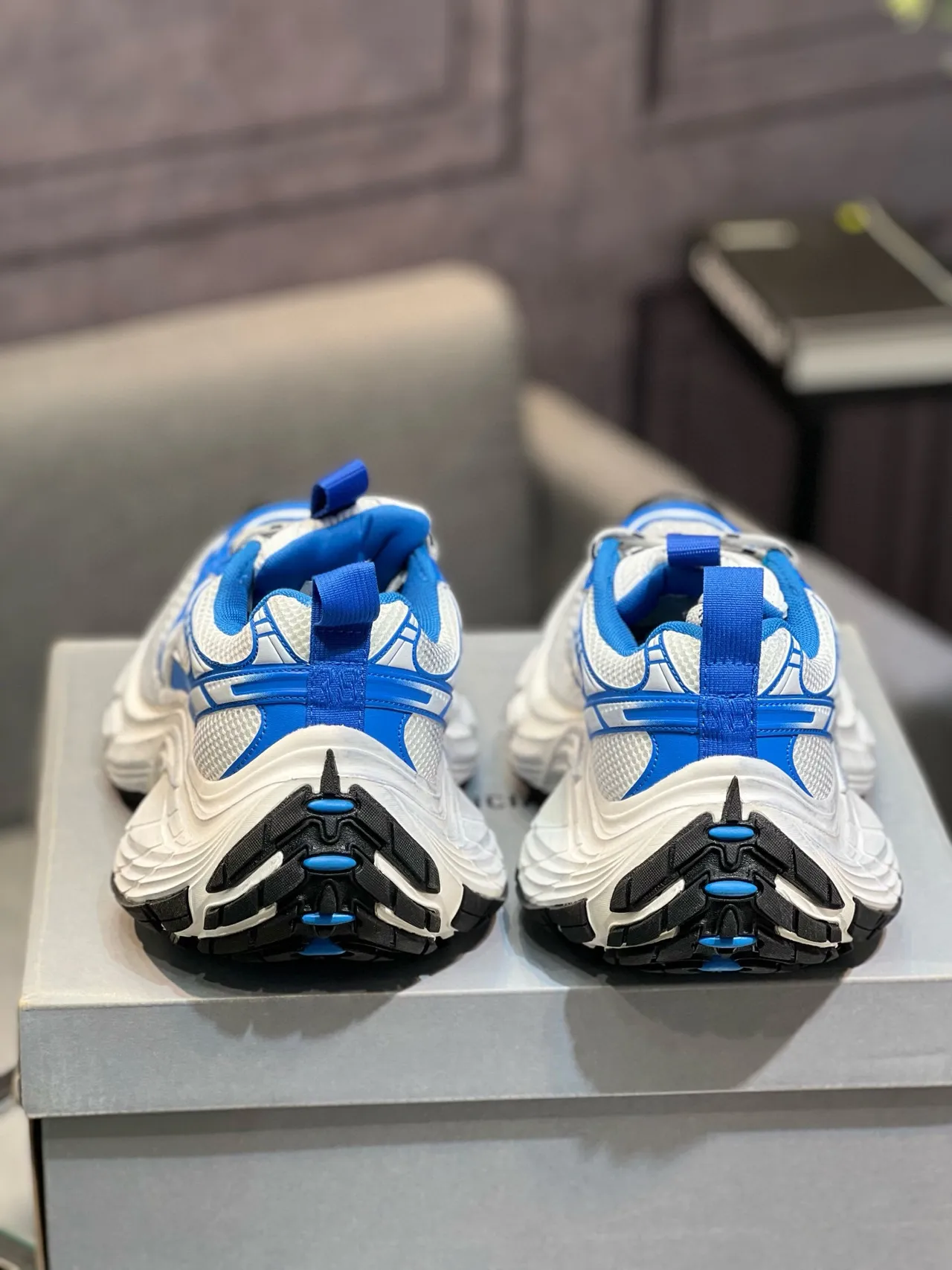 Balenciaga Track Trainer Baskets blanches et bleues chunky 8