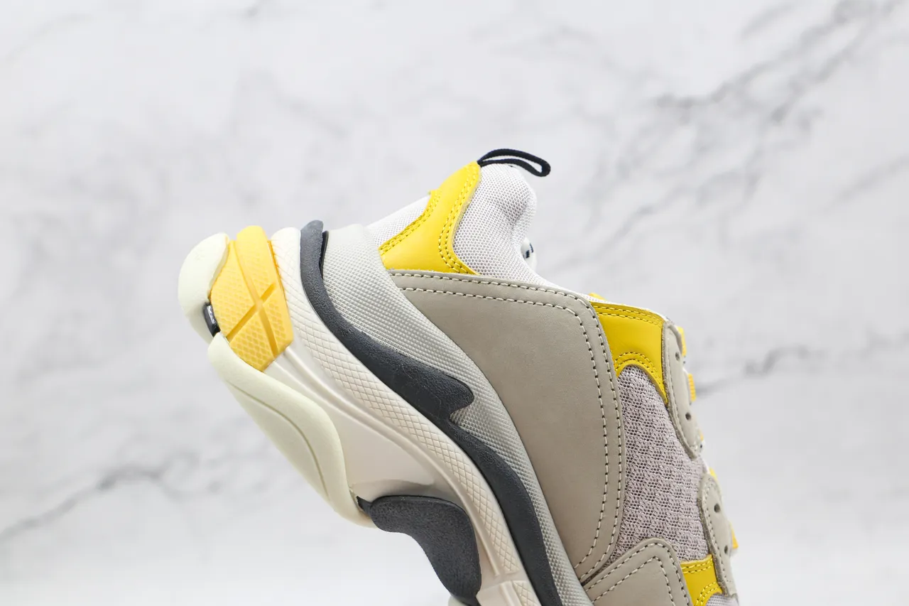 Balenciaga Triple S Beige Yellow Gray tênis com sola grossa 6