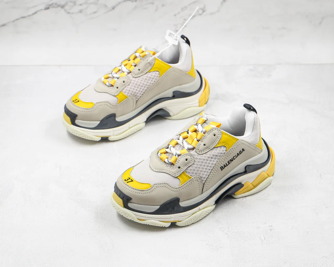Balenciaga Triple S Beige Yellow Gray tênis com sola grossa 7