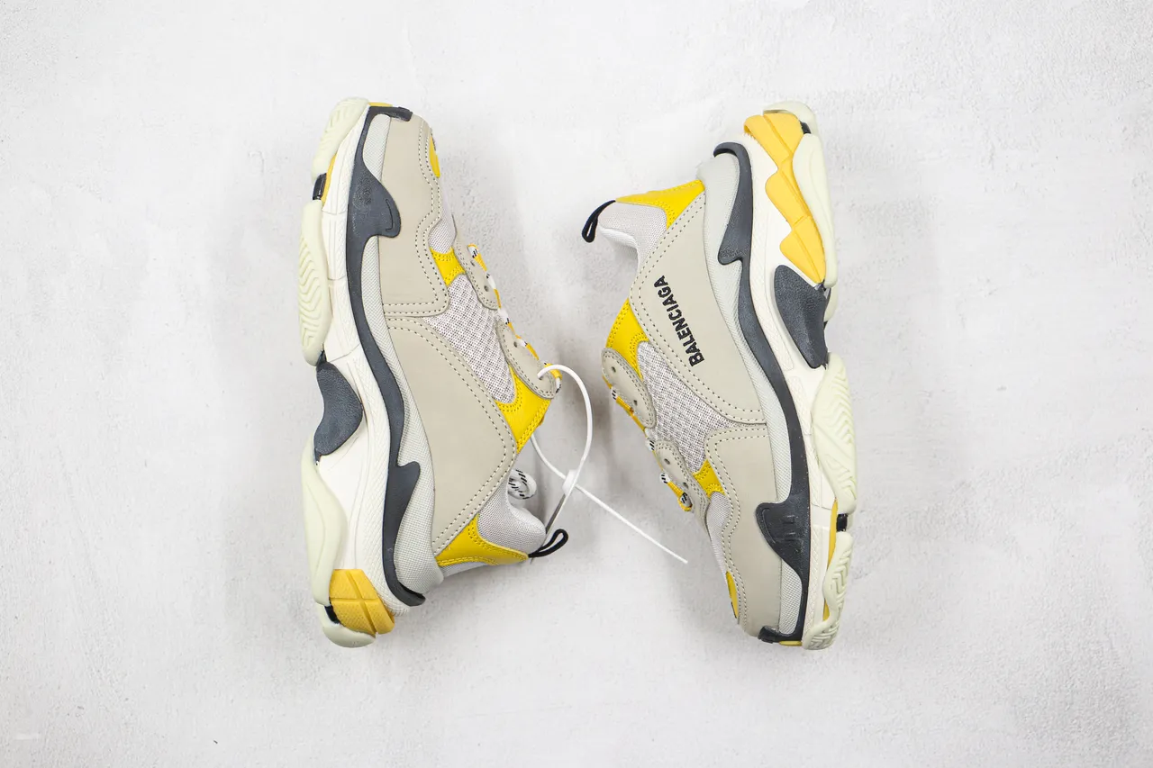 Balenciaga Triple S Beige Yellow Gray tênis com sola grossa 9