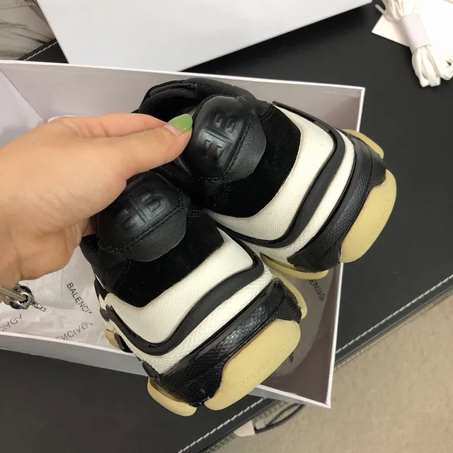 Balenciaga Triple S Noir Blanc Gum Baskets Chunky 4