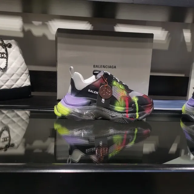 Balenciaga Triple S ألوان متعددة رذاذ الطلاء حذاء رياضي سميك 1
