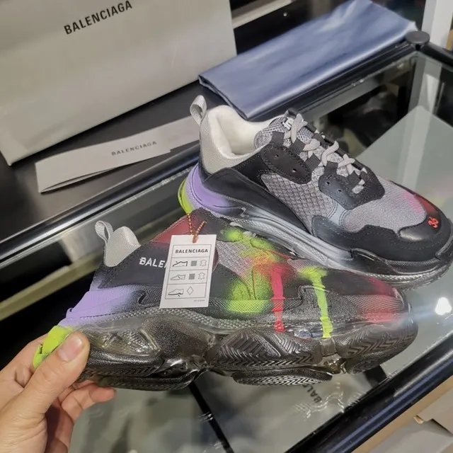 Balenciaga Triple S ألوان متعددة رذاذ الطلاء حذاء رياضي سميك 8