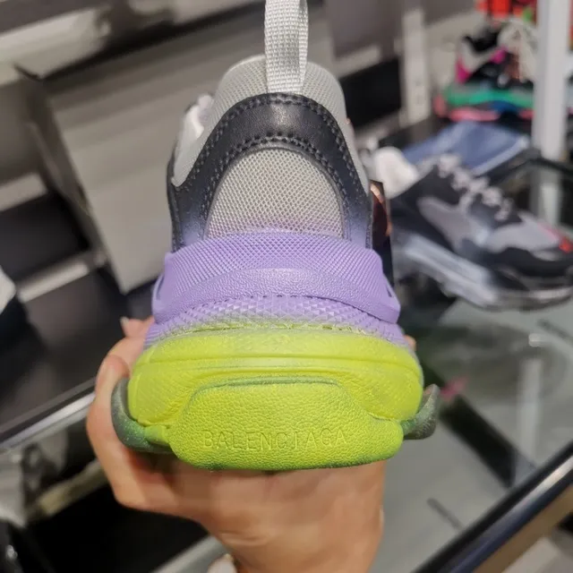 Balenciaga Triple S ألوان متعددة رذاذ الطلاء حذاء رياضي سميك 9
