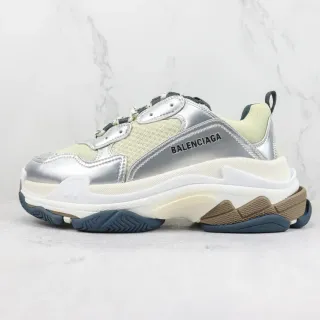بنالنسياغا Triple S فضي و أصفر شاحب كانكي سنيكرز