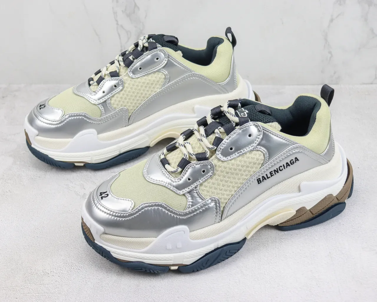 Balenciaga Triple S Argent et Jaune Pâle Sneakers Chunky 4