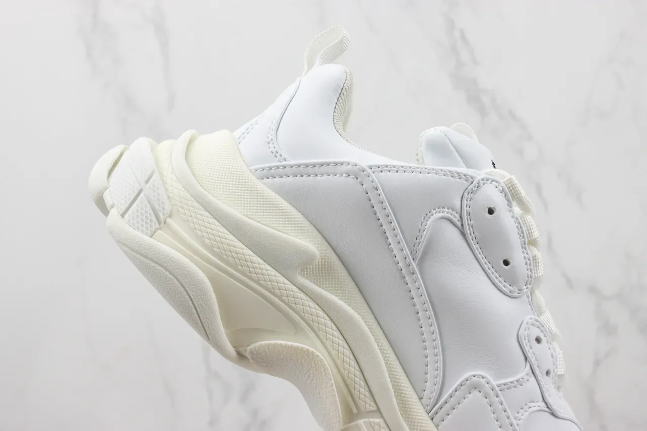 Balenciaga Triple S Sneakers Chunky Blanches 5
