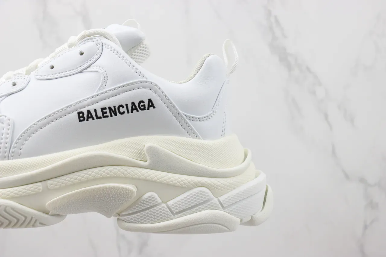 Balenciaga Triple S Sneakers Chunky Blanches 7