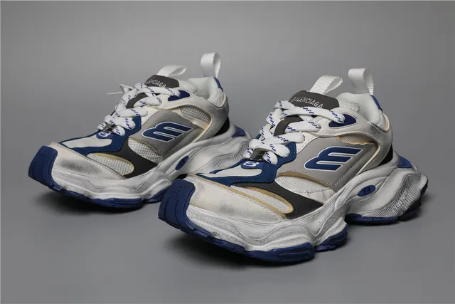 Balenciaga Triple S sneakers chunky blanches grises bleues 5