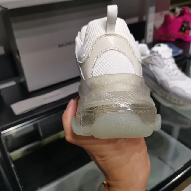 Balenciaga Triple S بيضاء Mickey Mouse حذاء chunky 4