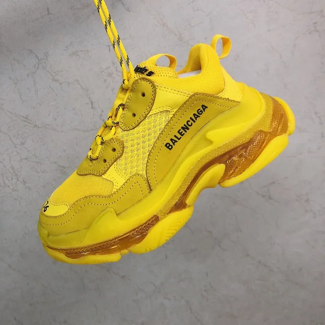Balenciaga Triple S Sneakers Chunky Jaunes 5