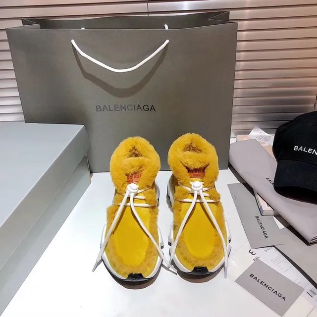 Balenciaga Baskets Jaune Blanc Hautes à Ourlet de Shearling Chunky 5