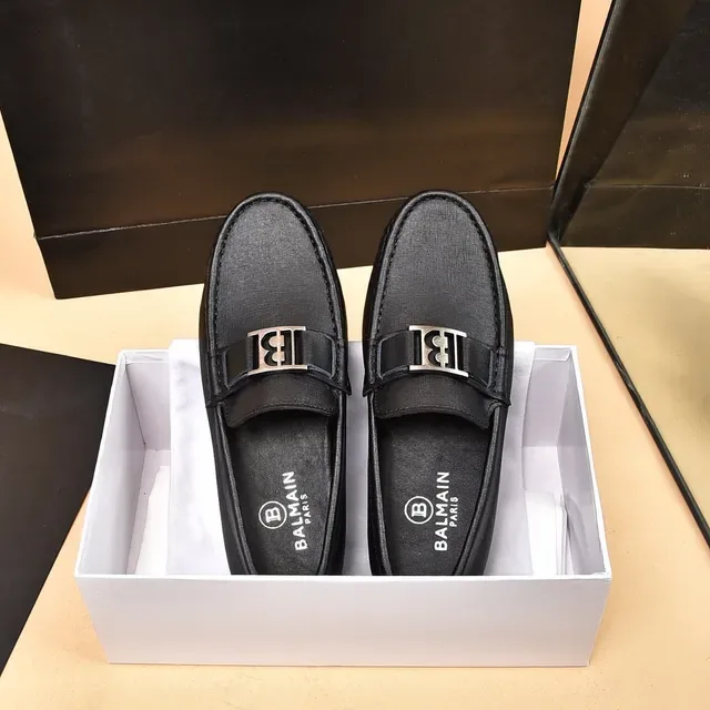 बाल्मेन B-Buckle काले चमड़े की लोफर्स 9