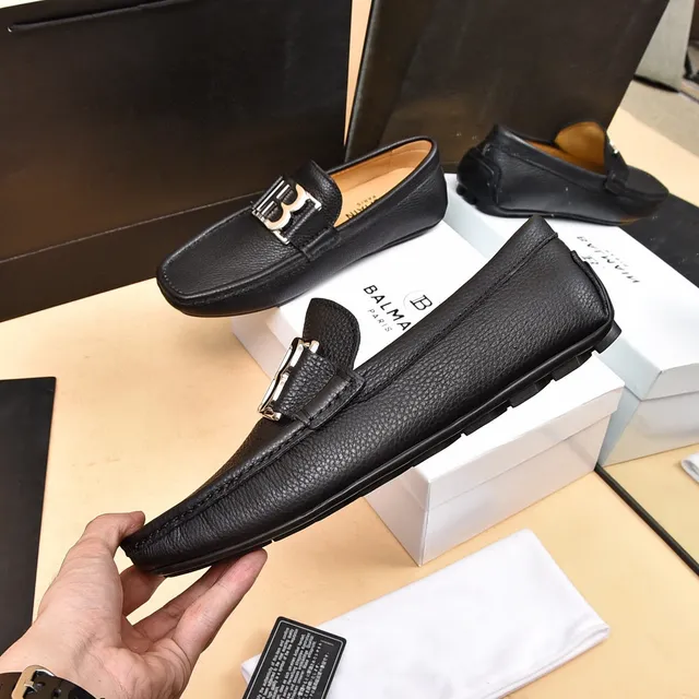 Balmain B-Court Mocassins de Couro com Textura de Pedras Preto com Fivela 6