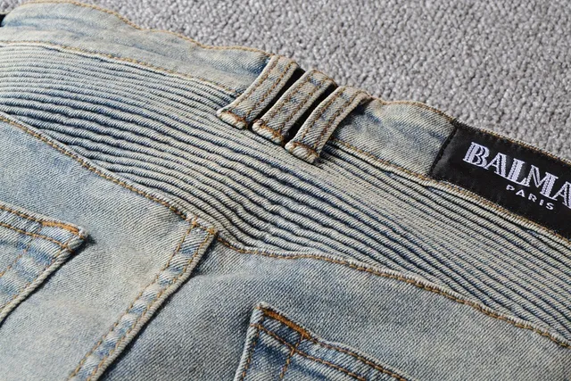 Balmain हल्की धुलाई डिस्ट्रेस्ड रिब्ड पैनल जीन्स 16