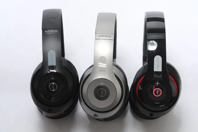 Beats Black Silver Circumaural Wireless Over-ear Headphones 2