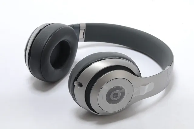 Beats Black Silver Circumaural Wireless Over-ear Headphones 7