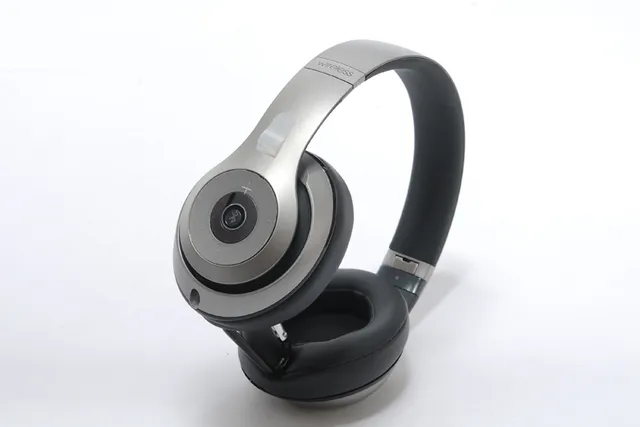 Beats Black Silver Circumaural Wireless Over-ear Headphones 8
