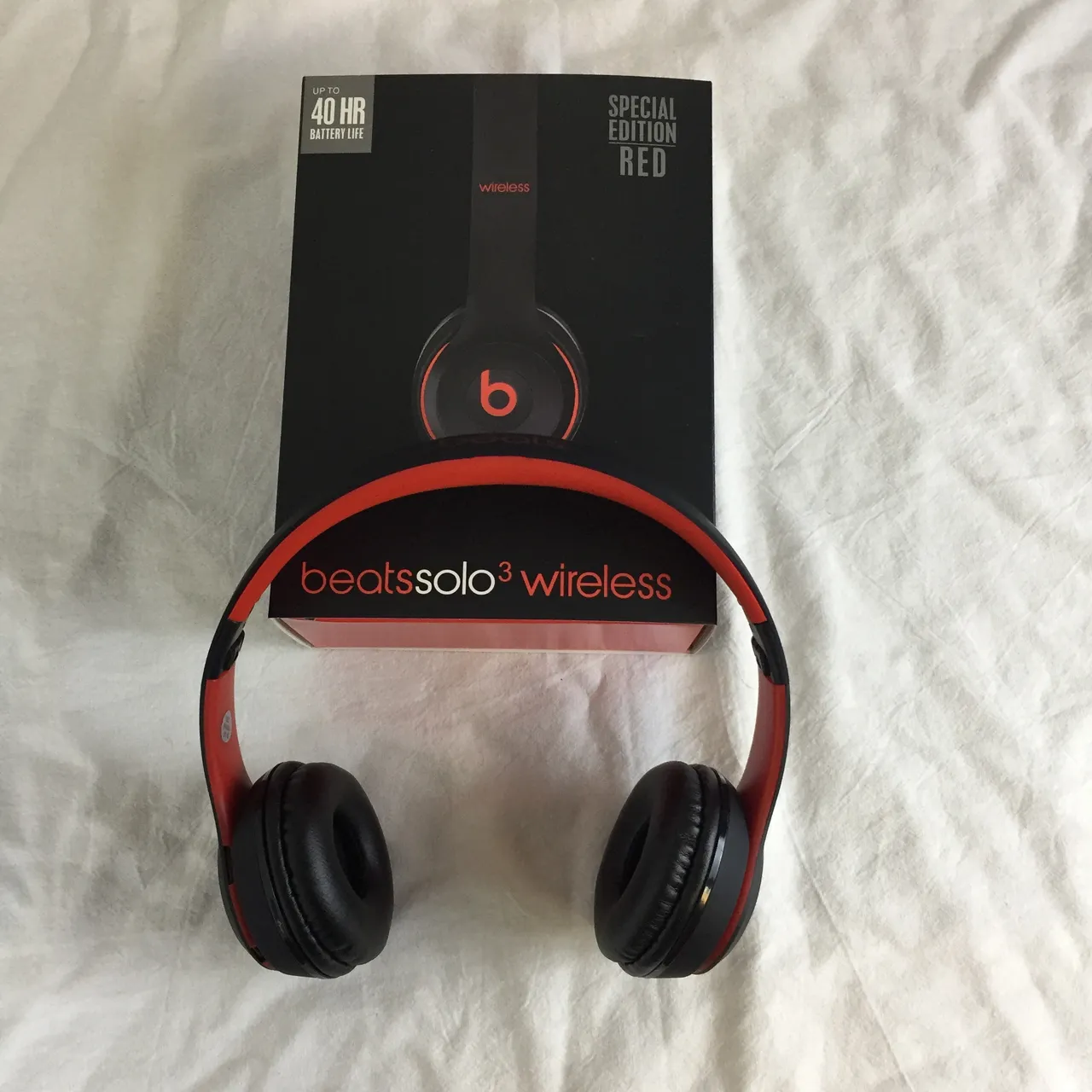Beats Solo³ Wireless Special Edition Red Over-Ear Headphones 6