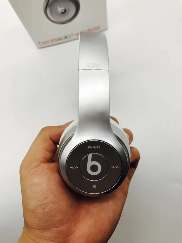 Beats Solo³ Wireless Special Edition Silver Over-Ear Headphones 4