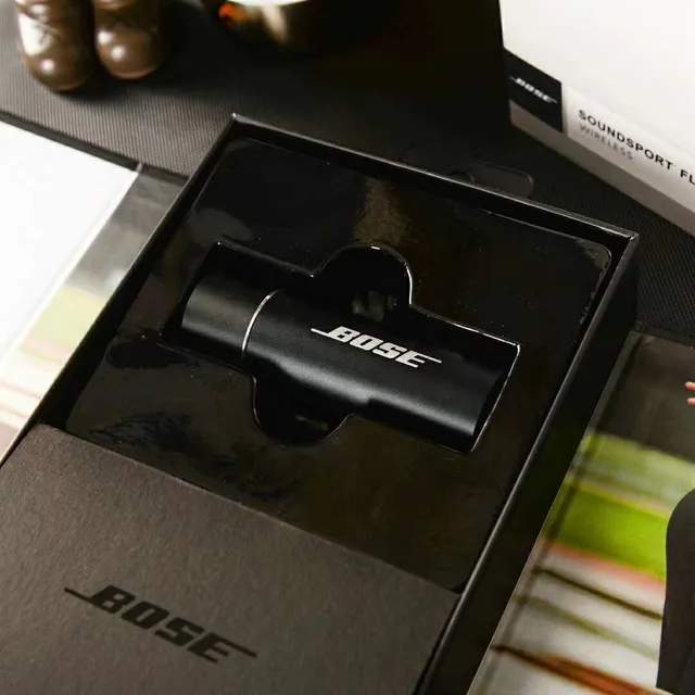 Bose Blue Black Stemless Circular Accent Ring TWS Earbuds 18