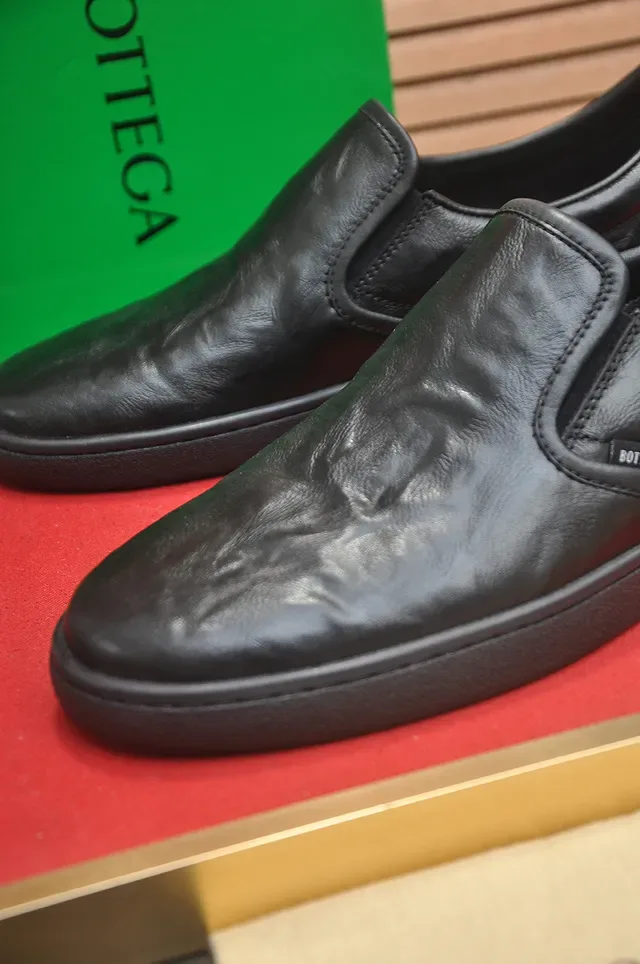Bottega Veneta Andiamo Black Wrinkled Leather Loafers 2