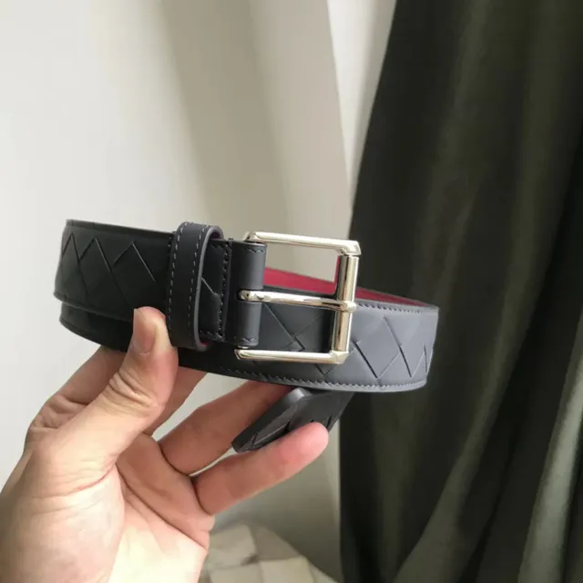 Bottega Veneta ceinture en cuir marron rouge Intrecciato tissée réversible 9