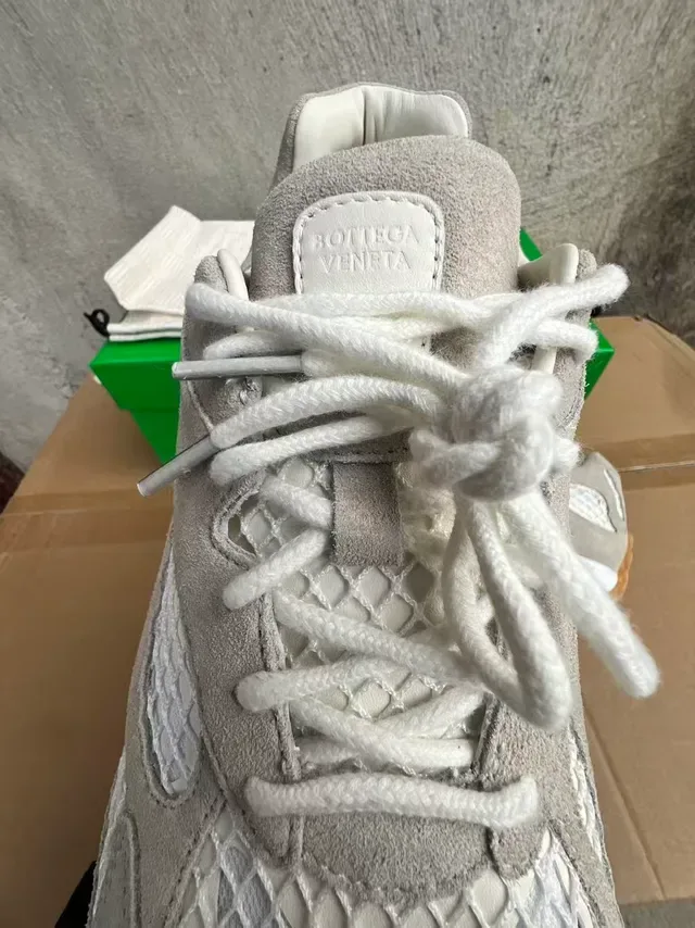 Bottega Veneta Cassette Cinza Bege Suede Superior Intrecciato Painéis Trançados Tênis Lifestyle 4