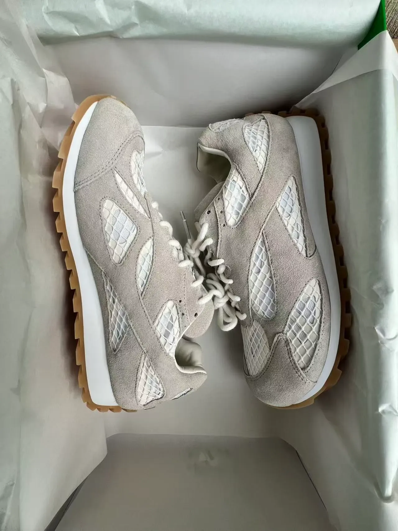 Bottega Veneta Cassette Cinza Bege Suede Superior Intrecciato Painéis Trançados Tênis Lifestyle 9