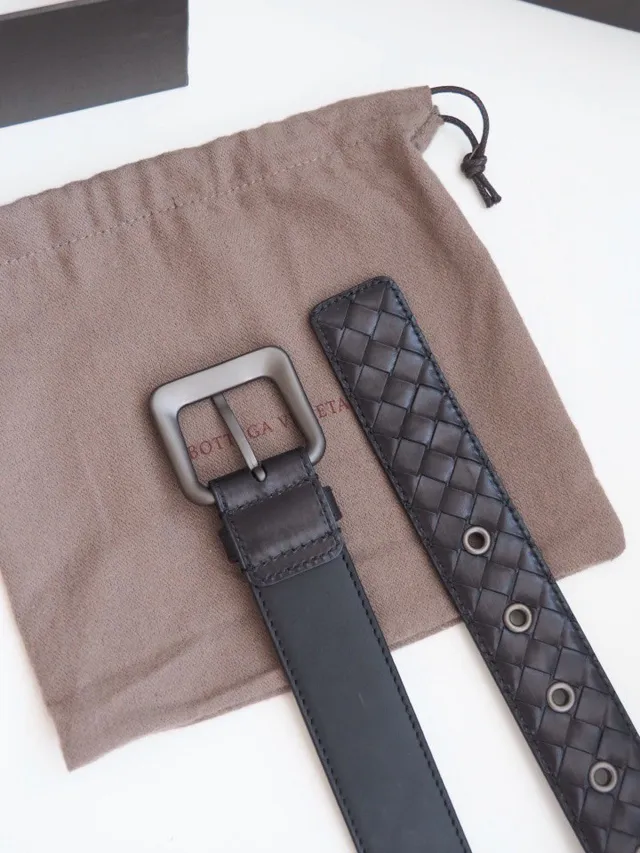 Bottega Veneta Cassette Intrecciato Ceinture en cuir noir 6