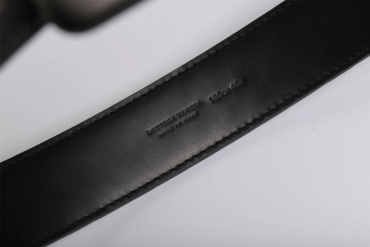 Bottega Veneta Cassette Intrecciato Cinto de couro cinza 5