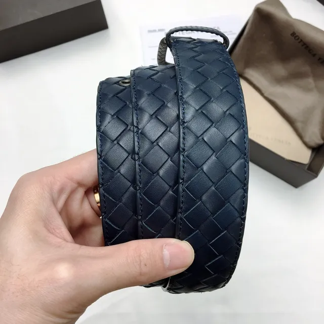 Bottega Veneta Intrecciato حزام أزرق بحري فضي منسوج مقبض مستطيل جلدي حزام 2