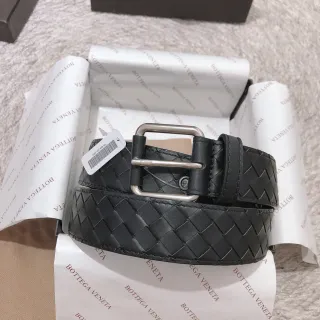 Bottega Veneta Intrecciato काला चाँदी वीवन आयताकार बकल चमड़े की बेल्ट