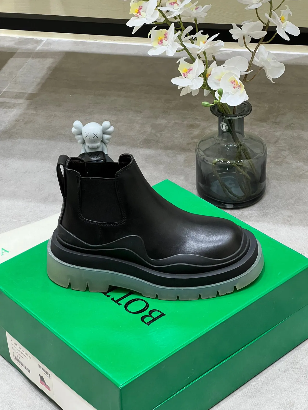 Bottega Veneta Le Cagole Black Leather Chunky Chelsea Boots 5