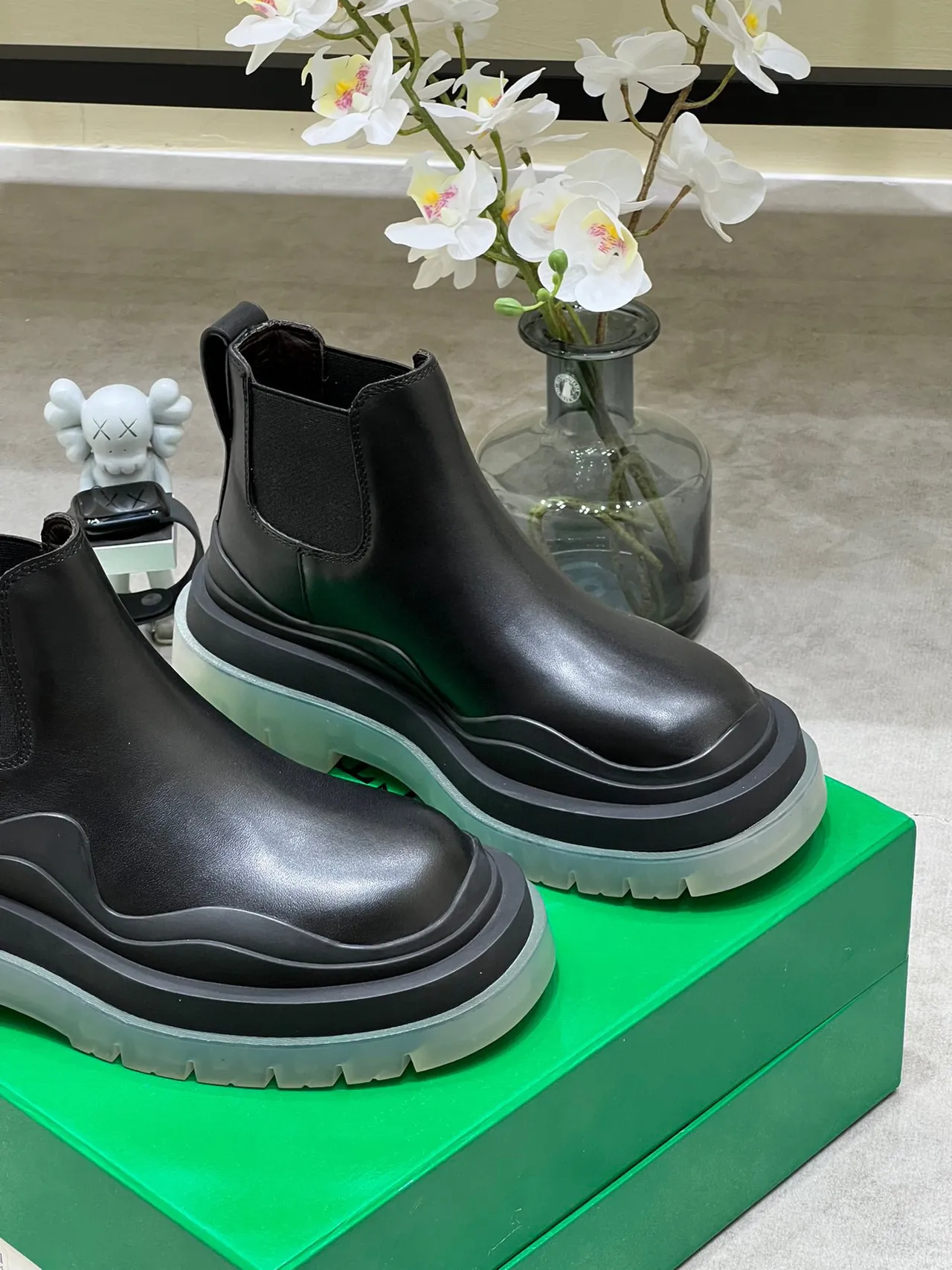 Bottega Veneta Le Cagole Black Leather Chunky Chelsea Boots 8