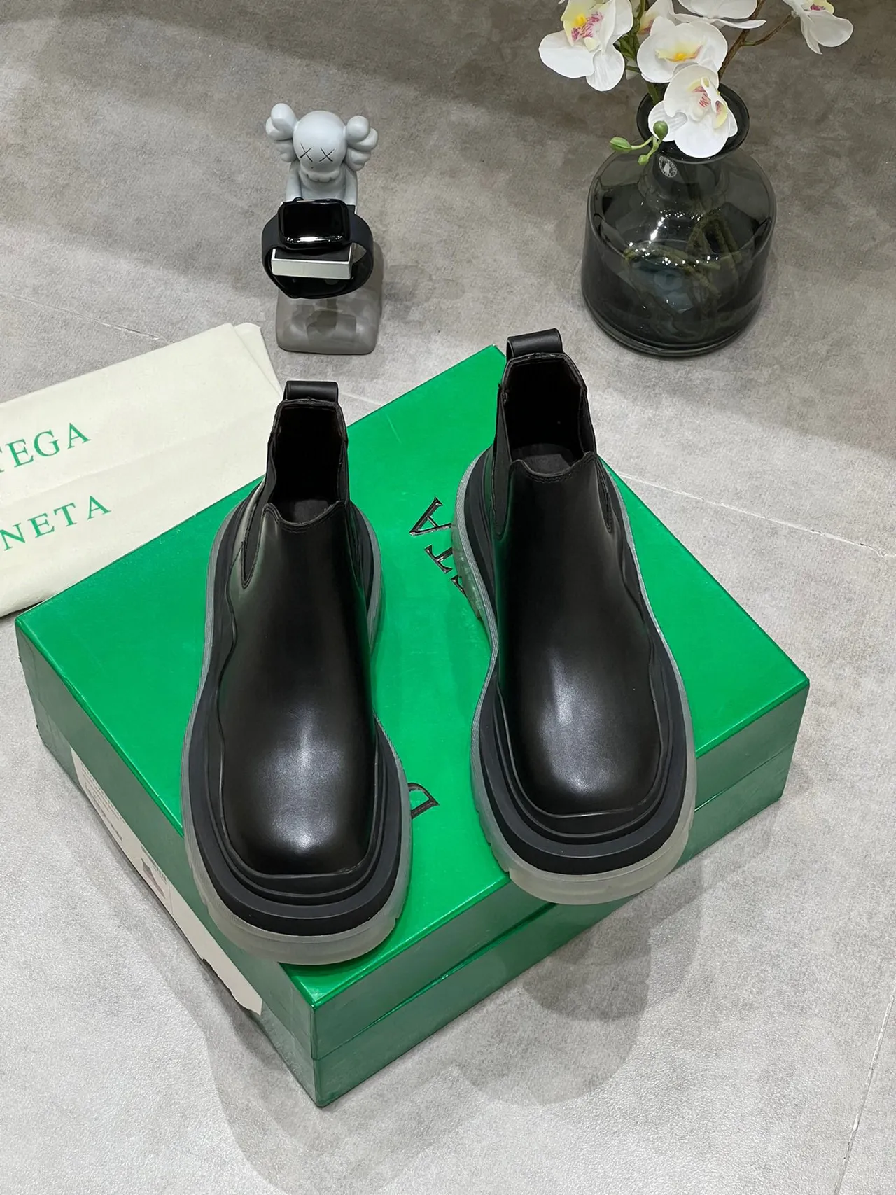 Bottega Veneta Le Cagole Black Leather Chunky Chelsea Boots 9