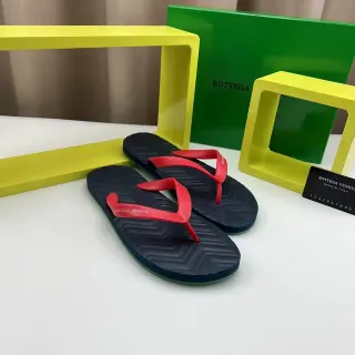 Bottega Veneta Navy and Red Thong Slippers
